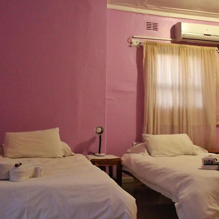 The Farmhouse Boutique Guesthouse And Beergarden Cc Outjo Esterno foto