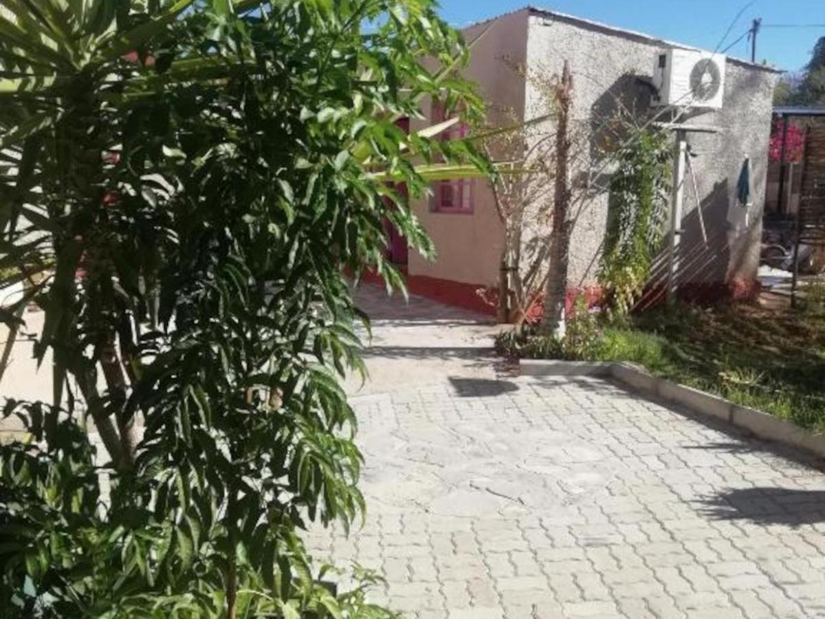 The Farmhouse Boutique Guesthouse And Beergarden Cc Outjo Esterno foto