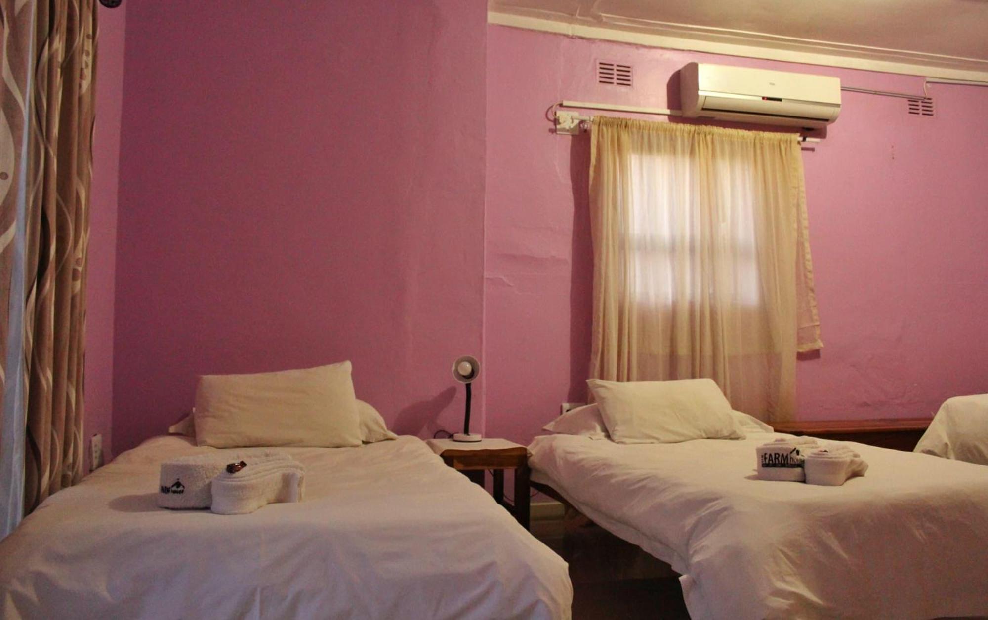 The Farmhouse Boutique Guesthouse And Beergarden Cc Outjo Esterno foto