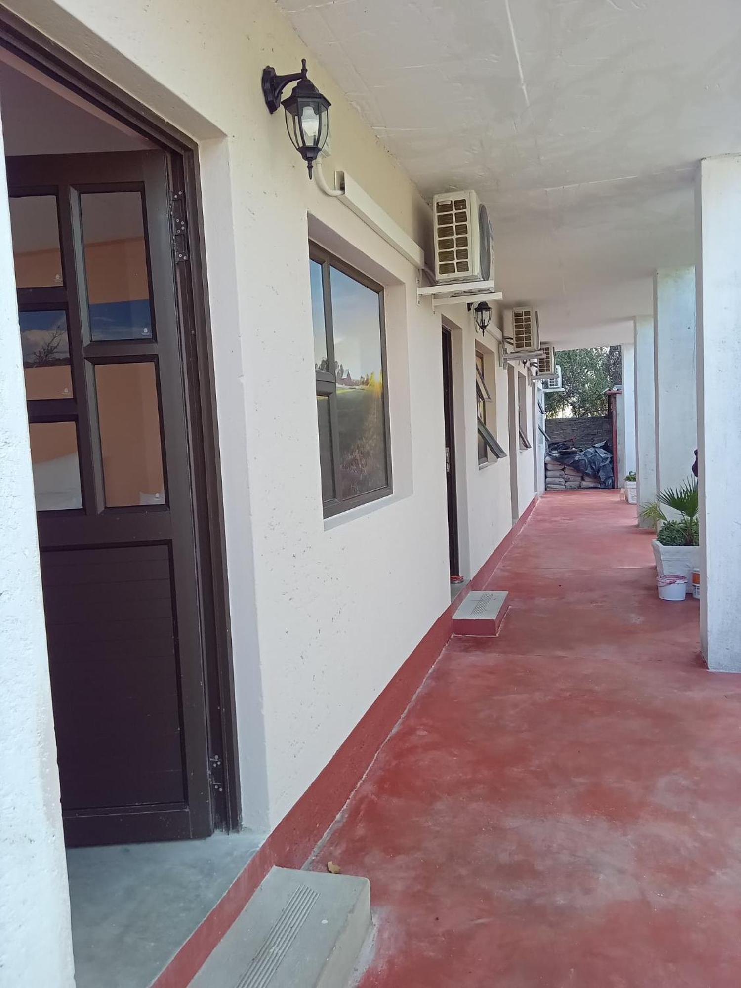 The Farmhouse Boutique Guesthouse And Beergarden Cc Outjo Esterno foto