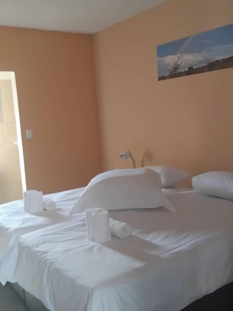 The Farmhouse Boutique Guesthouse And Beergarden Cc Outjo Esterno foto